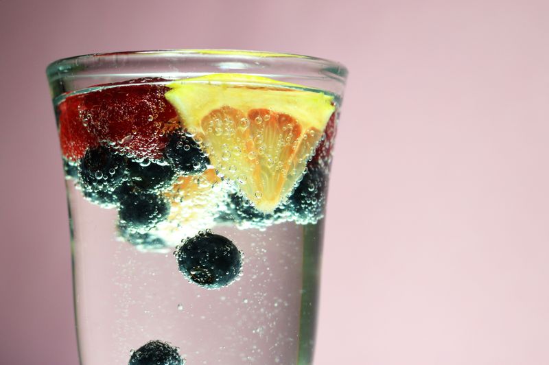 Sparkling water and fresh juice blend
